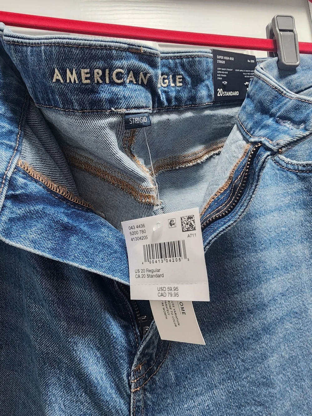 American Eagle Outfitters Women’s Light Blue Slim Straight Jeans